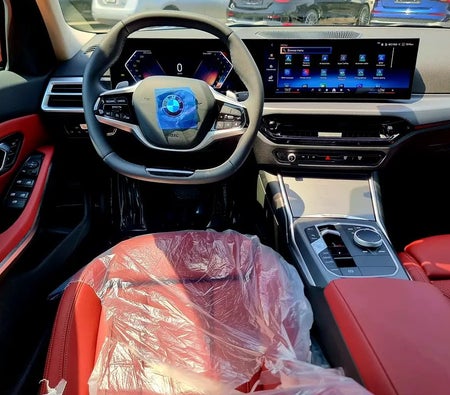 Black BMW 318i 2025