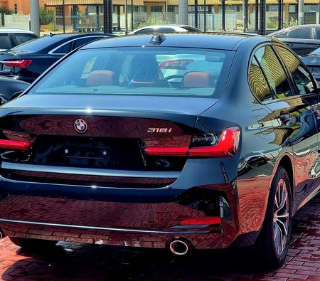 Black BMW 318i 2025