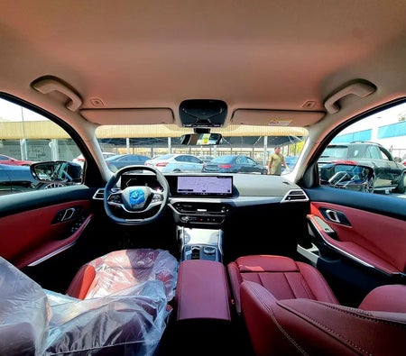 Black BMW 318i 2025