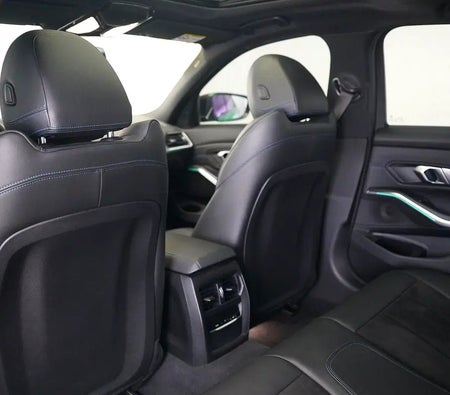 Grün BMW 330i M Sport 2021