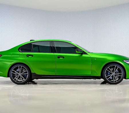 Yeşil BMW 330i M Sport 2021 Yeşil BMW 330i M Sport 2021