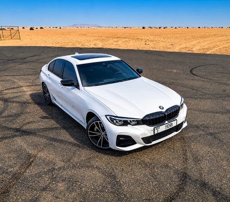 BMW 330i 2021, photo 2 of 4