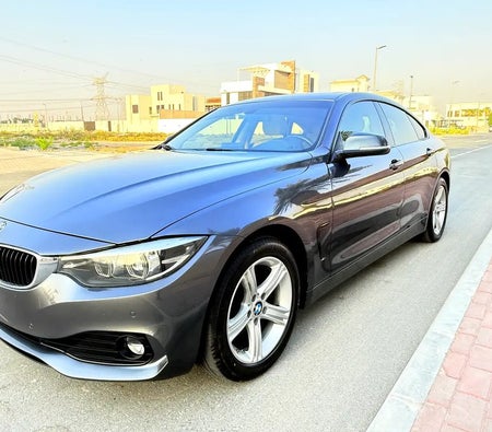 Grau BMW 420i 2019