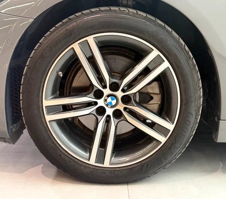 Grau BMW 520i 2021