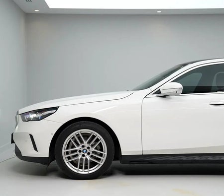 BMW 520i 2024, photo 3 of 4