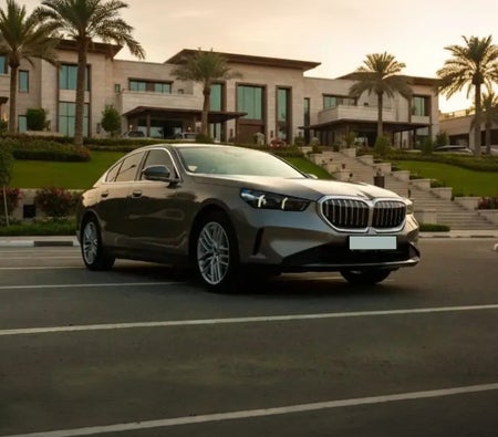 BMW 520i 2026, photo 2 of 4