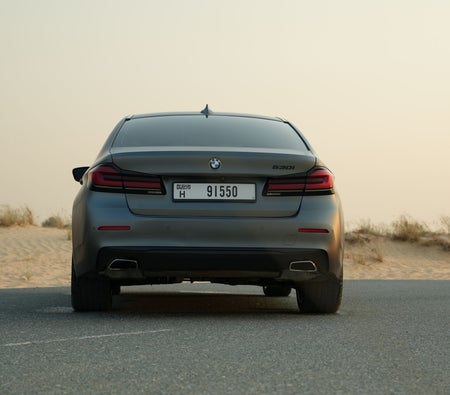 Gris mat BMW 530i 2023
