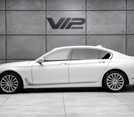 BMW 730Li 2018, photo 3 of 4