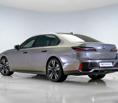 Altın BMW 740Li 2023 Altın BMW 740Li 2023