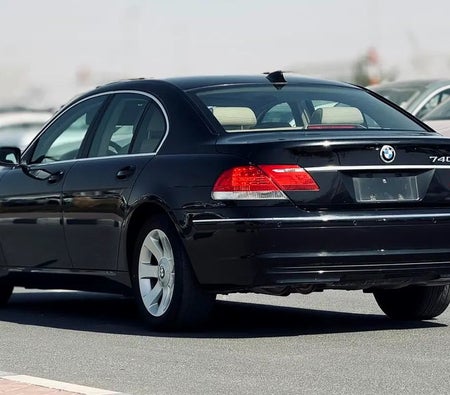 Black BMW 740i 2007