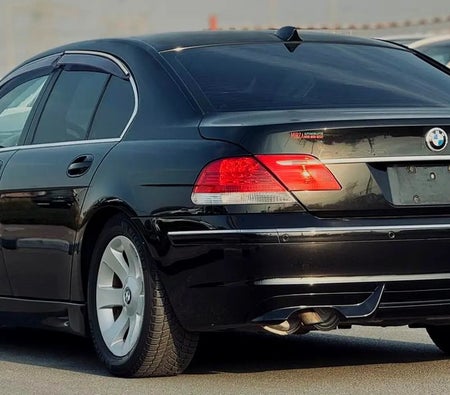 Black BMW 750i 2007