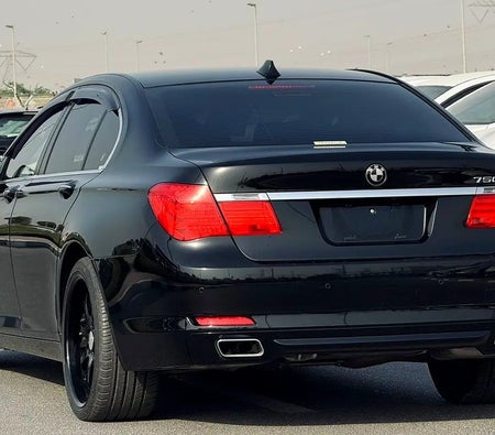 Black BMW 750i 2010