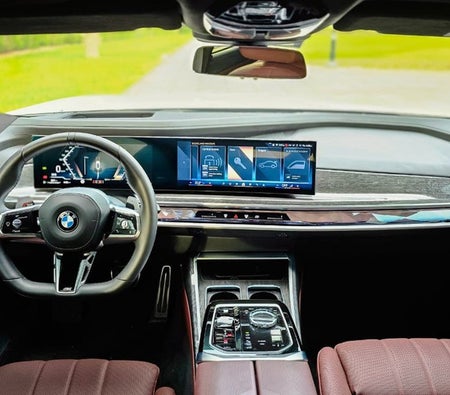 BMW 735i 2026, photo 2 of 4