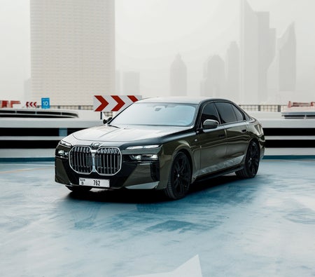 BMW 760i 2024