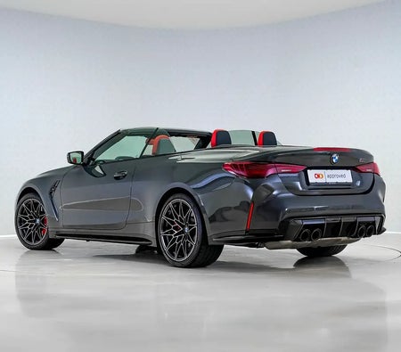 Grigio BMW M4 2025