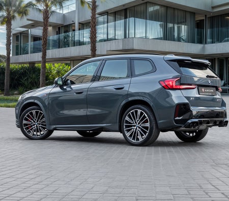 Gri BMW X1 2024 Gri BMW X1 2024