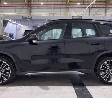 Schwarz BMW X1 SDRIVE 20I 2025