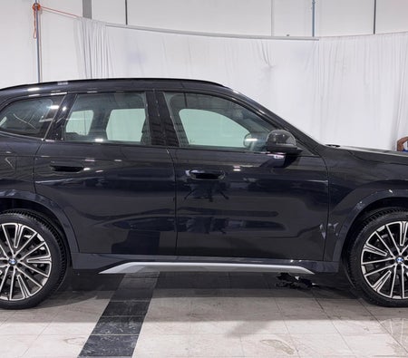 Schwarz BMW X1 SDRIVE 20I 2025