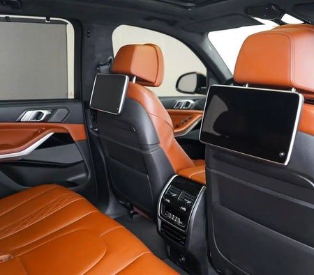 Grau BMW X5 M50i Xdrive 2022