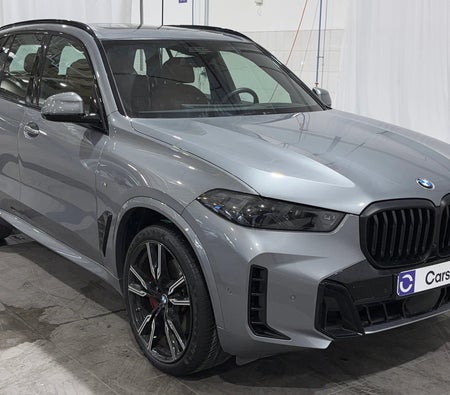 Gray BMW X5 xDrive40i M Sport 2025 Gray BMW X5 xDrive40i M Sport 2025
