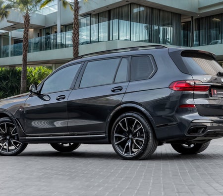 BMW X7 2022, photo 3 of 4