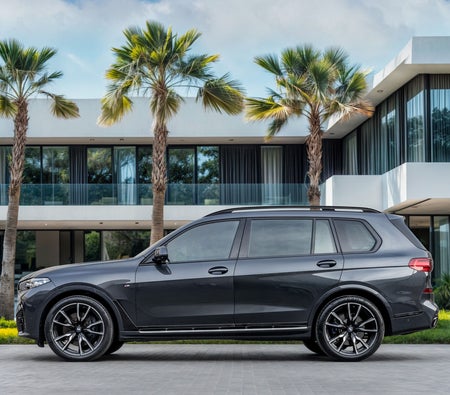 BMW X7 2022, photo 2 of 4