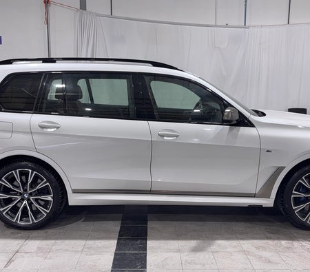 White BMW X7 M50i 2022