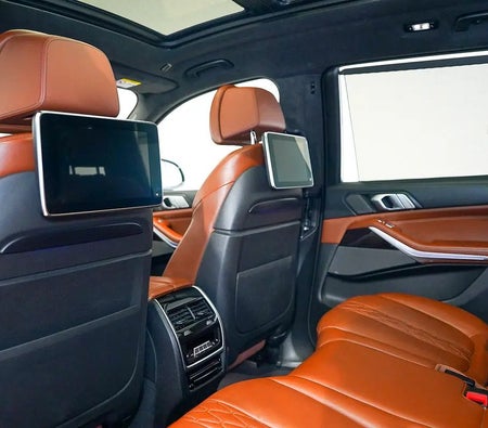 Grau BMW X7 M50i M Sport 2022 Grau BMW X7 M50i M Sport 2022