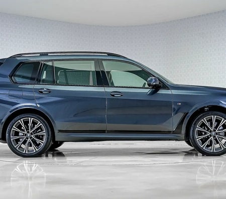 Grau BMW X7 M50i M Sport 2022