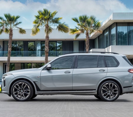 BMW X7 2024, photo 2 of 4