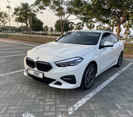 Blanc BMW 218i 2024 Blanc BMW 218i 2024