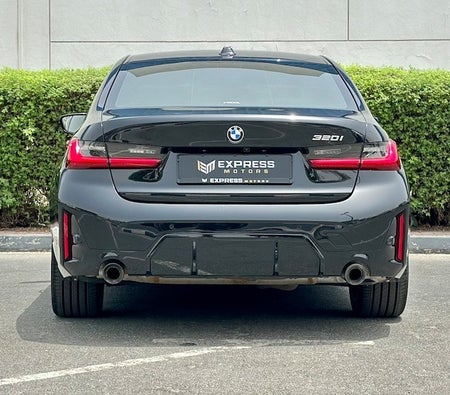 BMW 320i 2023, photo 4 of 4