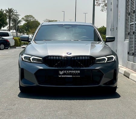 BMW 320i 2024, photo 3 of 4