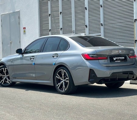 BMW 320i 2024, photo 2 of 4