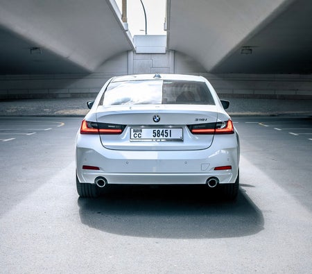 BMW 318i 2025