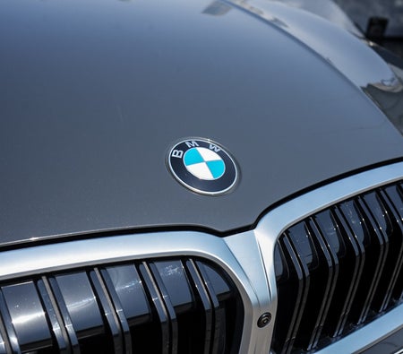 BMW 318i 2025