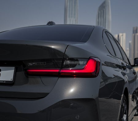 BMW 318i 2025