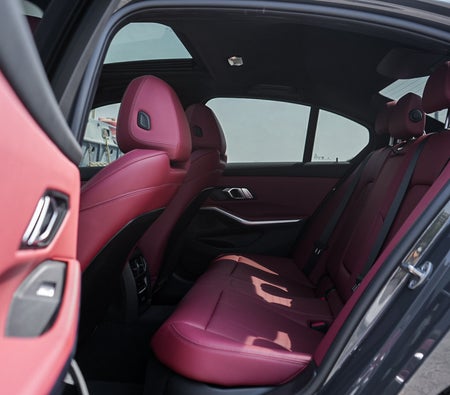 BMW 318i 2025