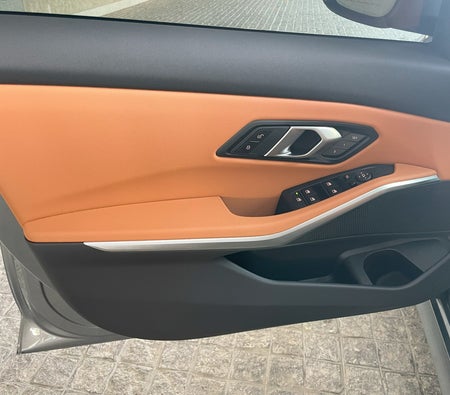 BMW 318i 2025