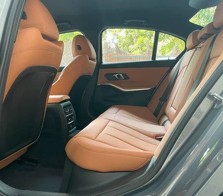BMW 318i 2025