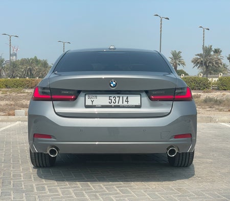 BMW 318i 2025