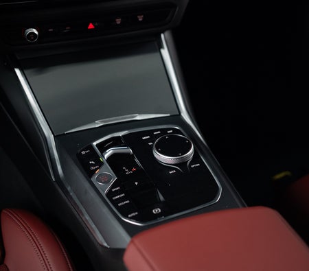 BMW 318i 2025