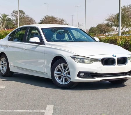 Bianca BMW 320i 2018