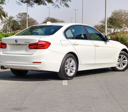 Bianca BMW 320i 2018
