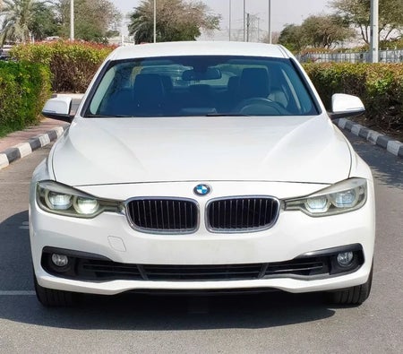 Bianca BMW 320i 2018