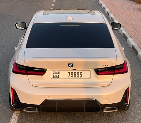 BMW 320i 2023, photo 4 of 4