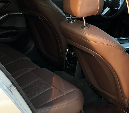 BMW 320i 2023, photo 3 of 4