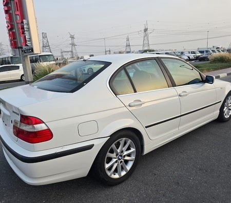White BMW 325i 2005