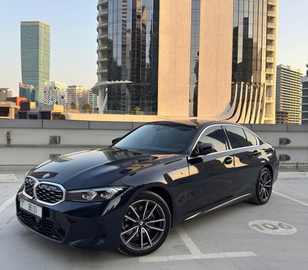 BMW 325i 2025, photo 2 of 4