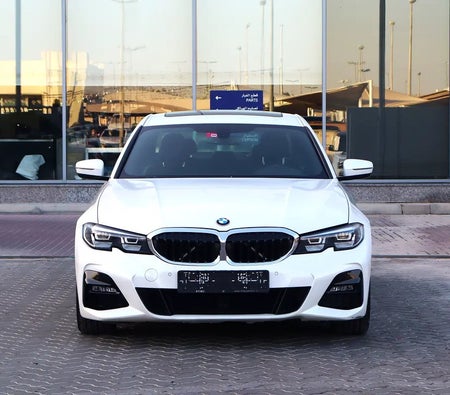 BMW 330i 2019, photo 2 of 4